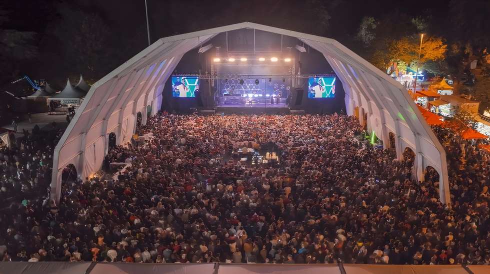 A edição do ano passado recebeu cerca de 100 mil pessoas nos dez dias do evento.