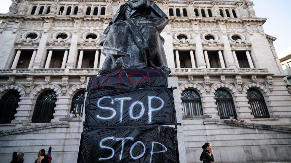 BE diz que a comissão poderia desempenhar "um papel importante" na resolução da atual situação do Stop.