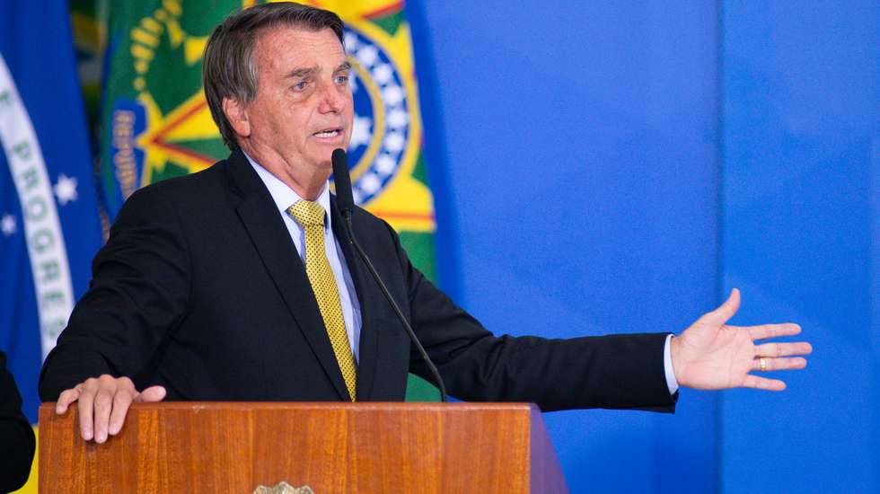 A sessão foi marcada pela ausência de 65 parlamentares, em que se registaram 218 votos contra, 229 a favor e uma abstenção