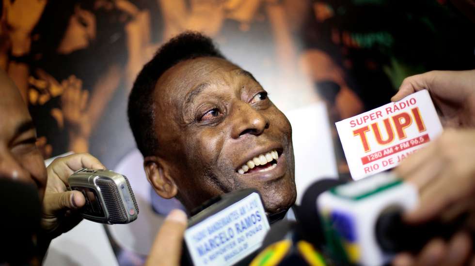 Ex-jogador brasileiro está internado desde o final de novembro, em São Paulo.