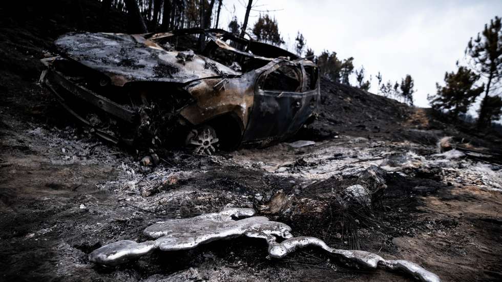 Casal, com 69 e 72 anos, morreu a fugir do incêndio de carro