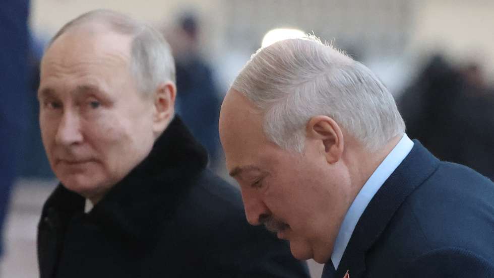 Putin e Lukashenko esta manhã, à chegada ao pequeno almoço da cimeira informal dos Estados Independentes pós-soviéticos (CSI, sigla em inglês)