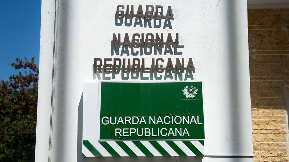 GNR apreende mais de 13 mil produtos contrafeitos, num momento em que decorre o Campeonato do Mundo