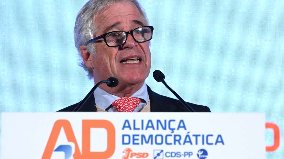 "Ao contrário do que referiu Hugo Soares, o PSD e o CDS-PP não são AD"