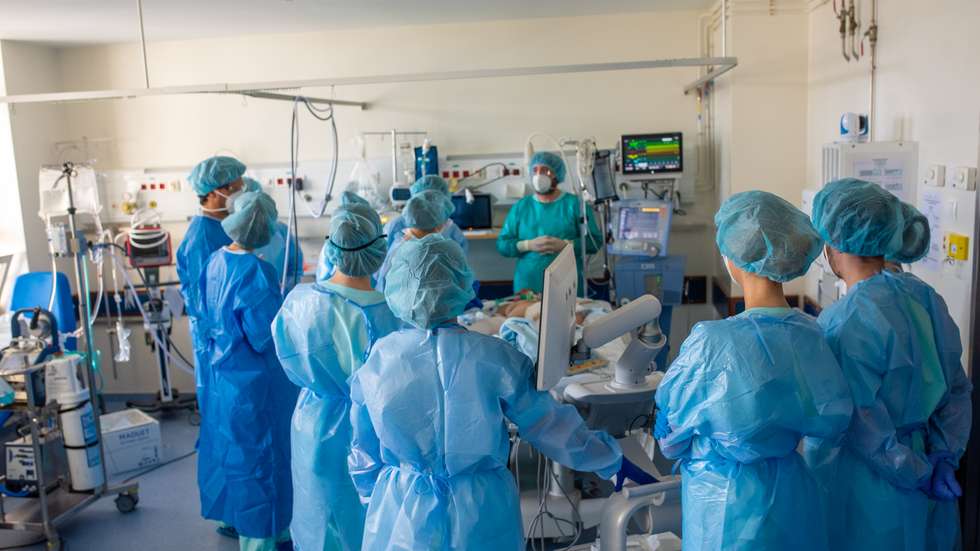 2 de março de 2021, doente de Covid-19 sob cirurgia em Portugal