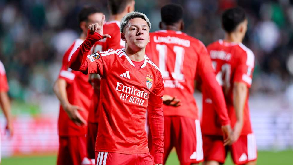 Prestianni, que entrou na segunda parte, marcou o quarto e último golo dos encarnados