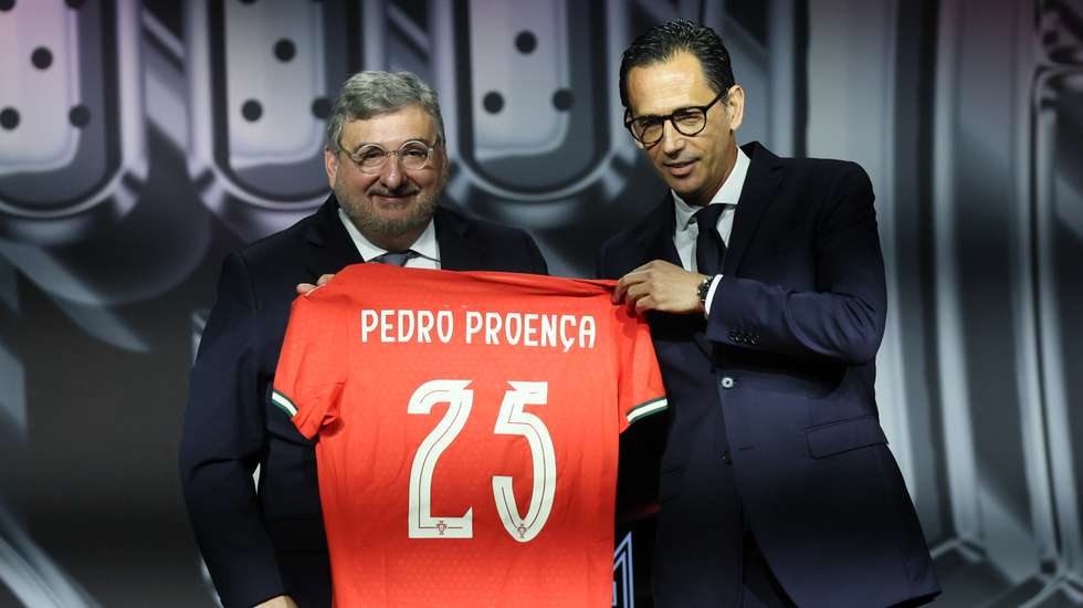 O novo presidente da FPF ao lado de Luís Campos Ferreira, que foi eleito presidente da Mesa da Assembleia-Geral