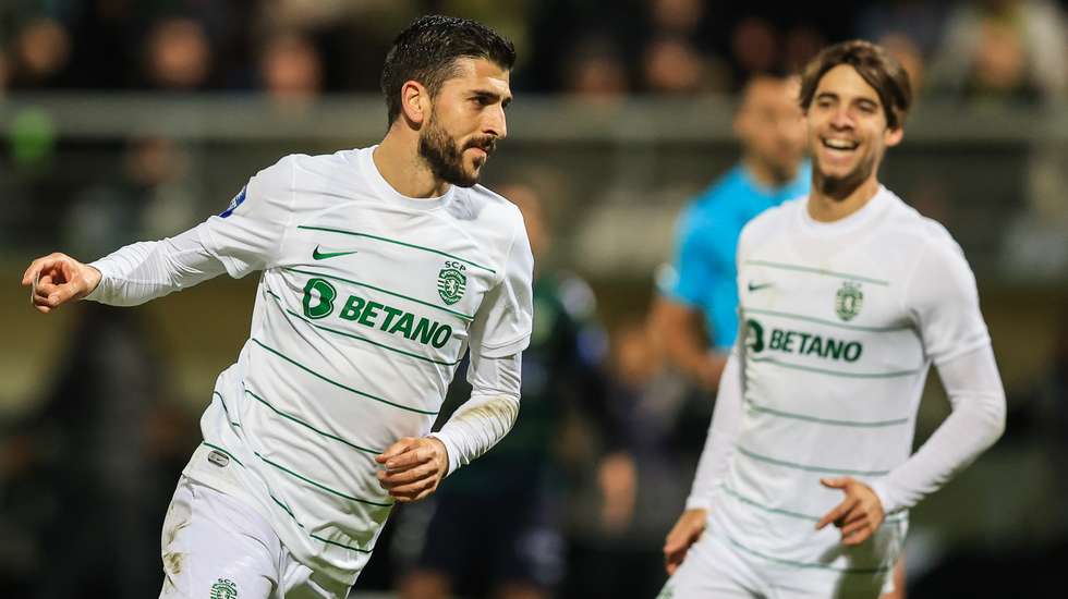 Daniel Bragança inaugurou o marcador e fez a assistência para o 2-0 de Paulinho numa grande primeira parte do Sporting em Tondela que não teve depois continuidade