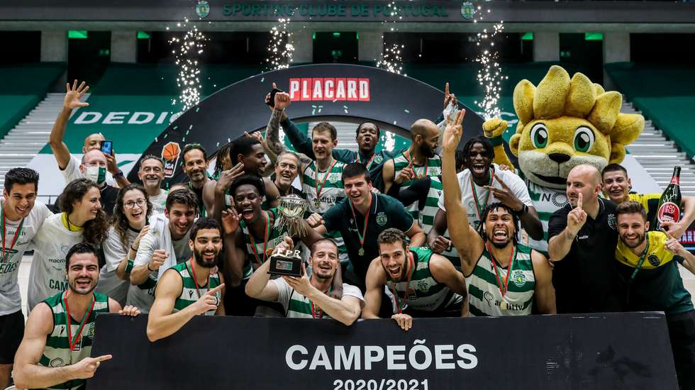 Sporting somou às duas Taças de Portugal conquistadas esta época (a primeira relativa a 2019/20) o Campeonato