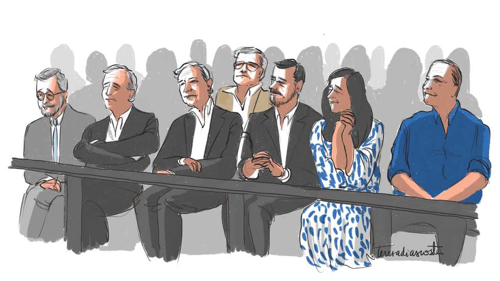 Gonçalo Trindade Ferreira, o quarto a contar da esquerda na fila da frente, e outros arguidos da Operação Marquês