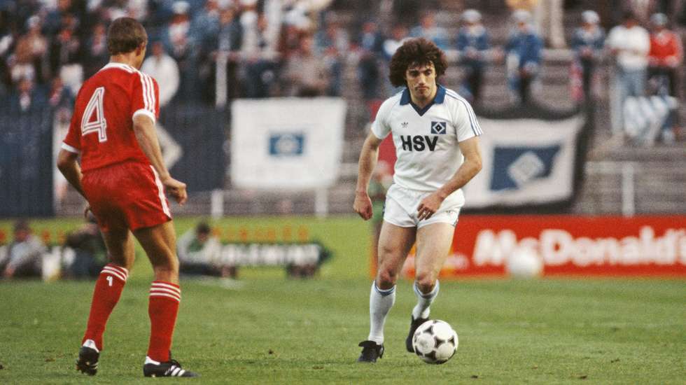 O antigo internacional inglês foi um dos melhores jogadores da década de 70