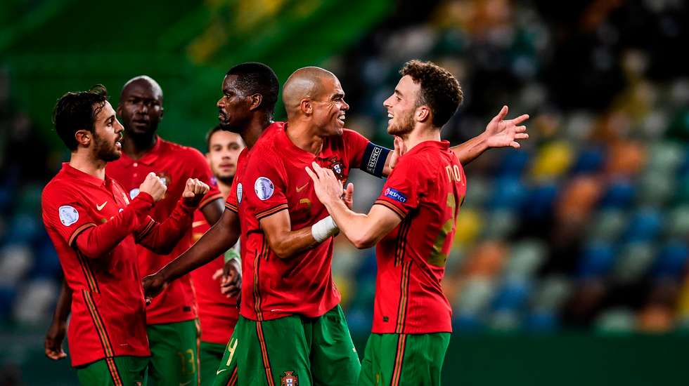 FBL-EUR-NATIONS-POR-SWE