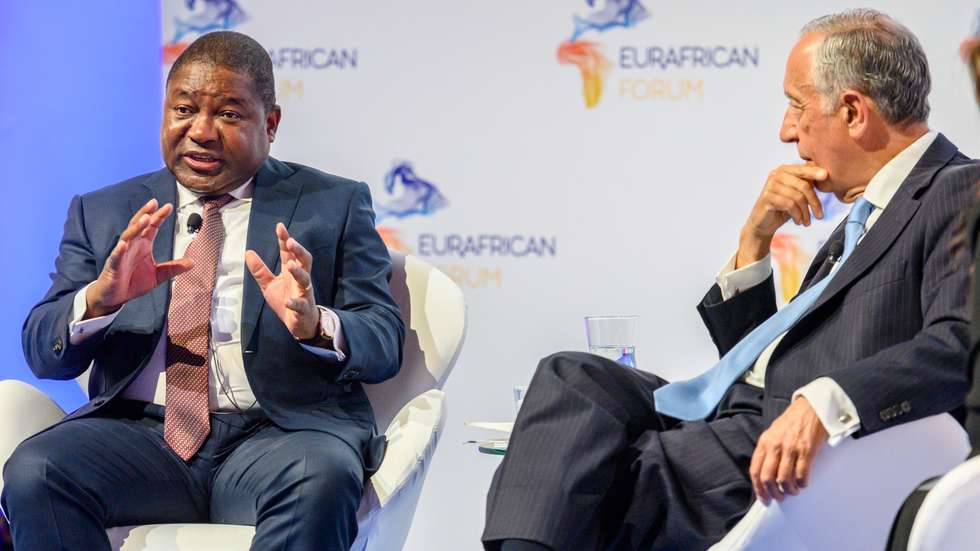 O Presidente português Marcelo Rebelo de Sousa e o seu homólogo moçambicano Filipe Nysui