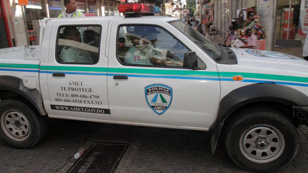 Calle el Conde, Metropolitan Police vehicle