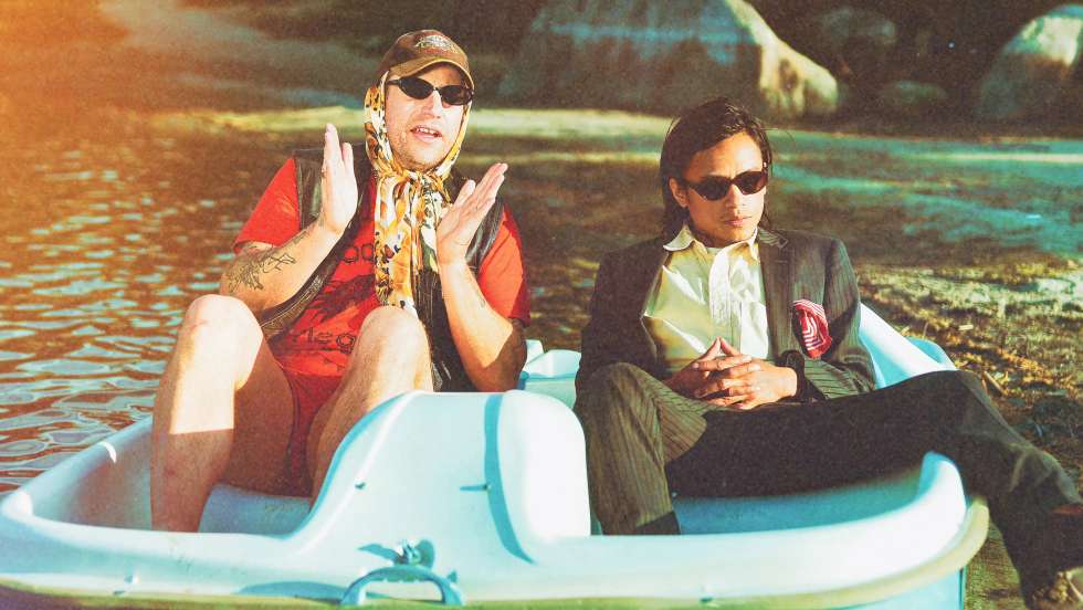 Caspian Hollywell e RJ Santos: bastam 2 para a catarse roqueira dos Twisted Teens