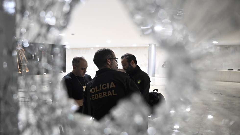 Bolsonaro supporters storm Brazil's government offices