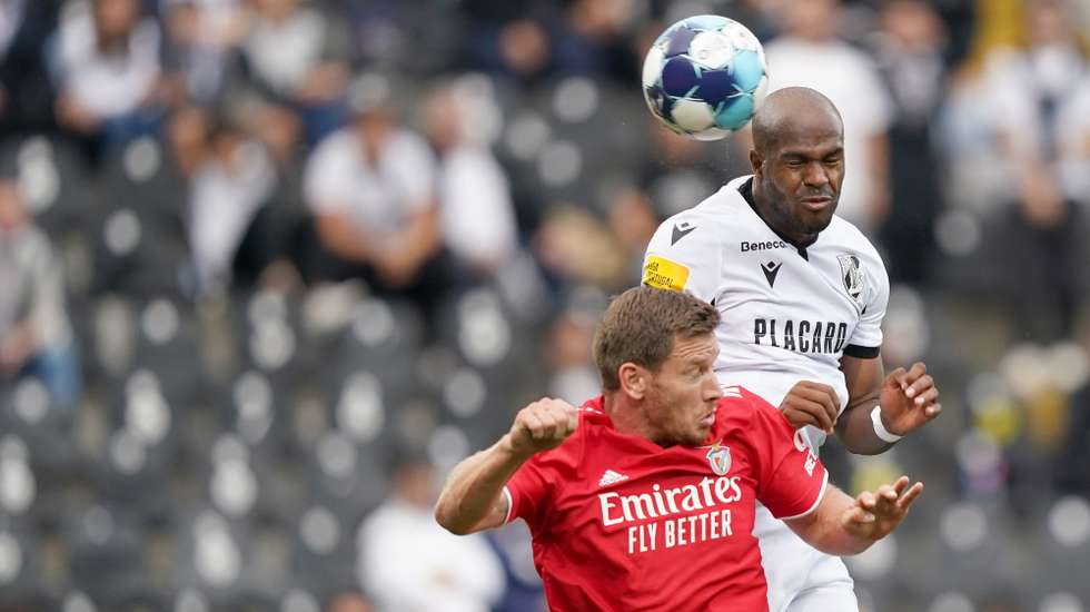 O central belga assistiu Yaremchuk para o primeiro golo do jogo