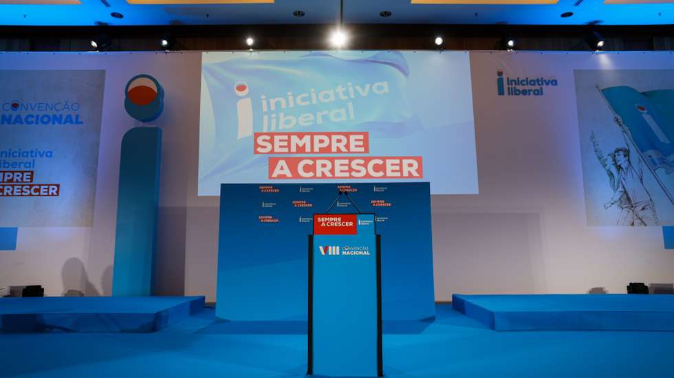 "Esta possibilidade já se verifica em vários países, como a Alemanha, França, Lituânia, Polónia e Brasil", lê-se no diploma