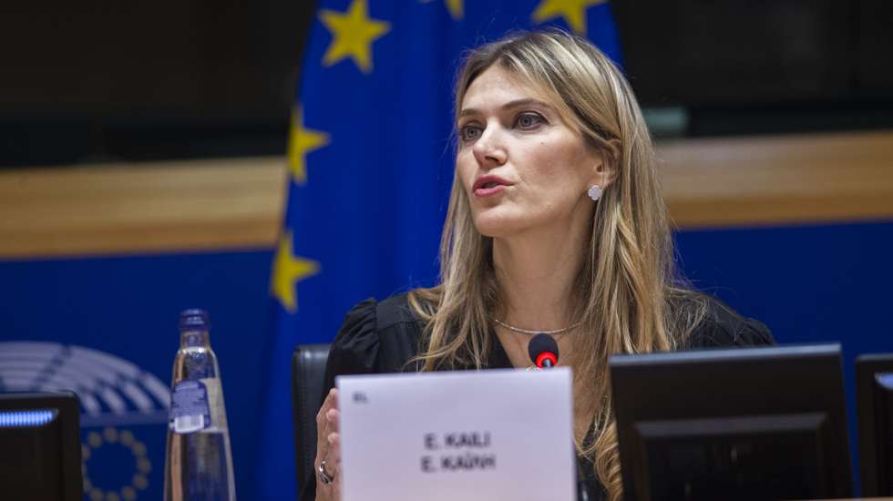 Eva Kaili é suspeita de realizar lóbi de forma ilegal para influenciar políticas e a opinião pública sobre o Qatar