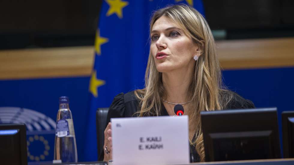 A antiga vice-presidente do Parlamento Europeu Eva Kaili continua em prisão preventiva