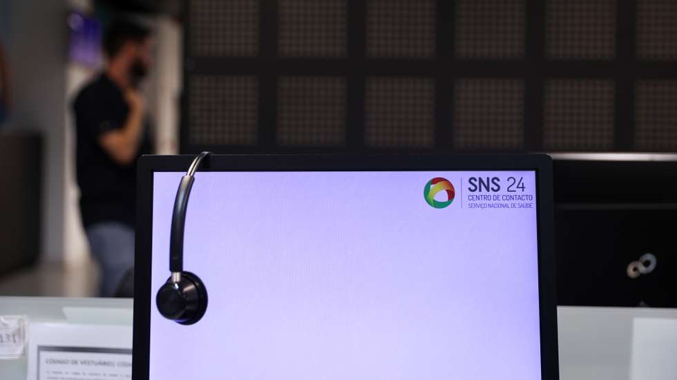 Na semana passada, foi noticiada a existência de um estudo no qual se admite que, apesar dos reforços referidos, "este inverno possa ficar por atender cerca de um milhão de chamadas para a Linha SNS 24