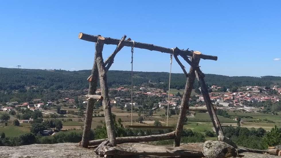 Além disso, solicitou "a redução do caudal e a pressão de água nas suas casas, regulando a torneira (válvula) a seguir ao contador"
