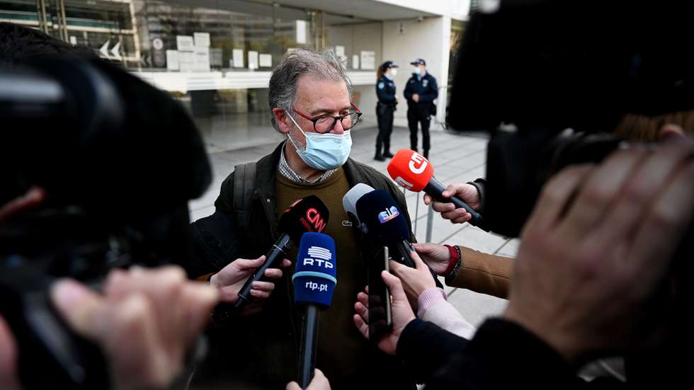 Jorge Pracana esta sexta-feira em declarações aos jornalistas à porta do tribunal
