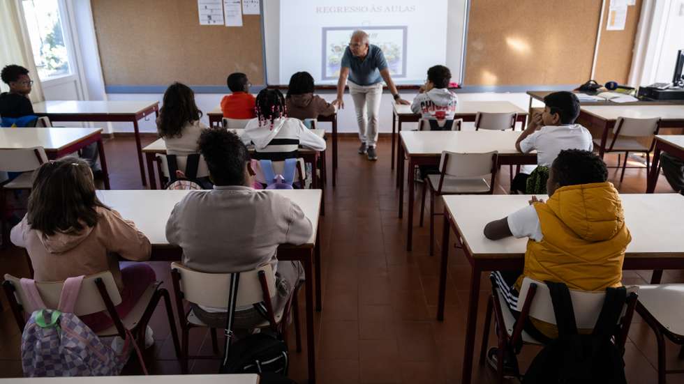 A reunião entre diretores de escola e o Ministério da Educação terá durado cerca de sete horas