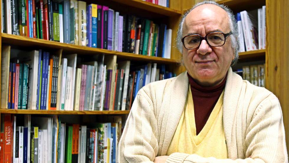 "Nunca somos totalmente consistentes, já se sabe. E uma pessoa da minha geração, particularmente no passado, cometeu certos atos incorretos, erros, mas nunca crimes", garantiu
