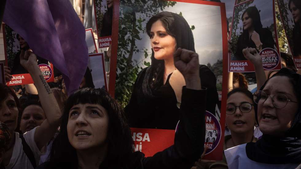 Protests Continue Outside Iranian Consulate In Istanbul Over Death Of Mahsa Amini