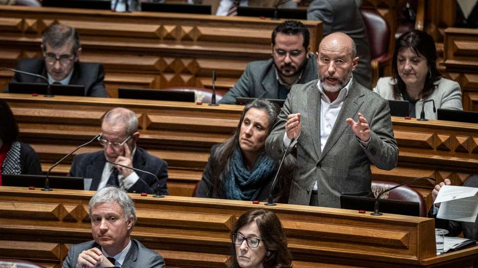 Tavares salientou que está em causa "uma violação grave de um princípio de independência do judiciário, que é preciso corrigir desde já", exigindo que o Chega refaça a sua lista a estes órgãos