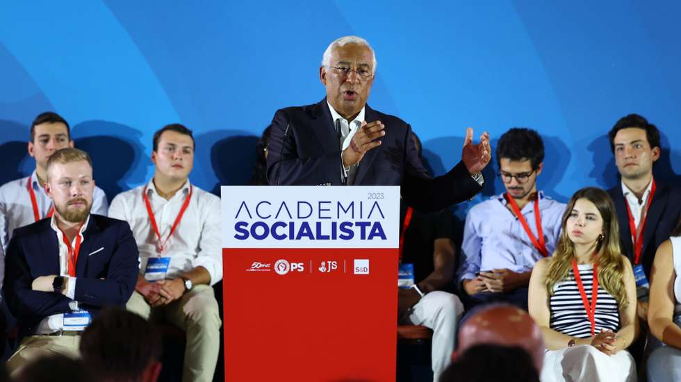 Costa falou num hotel de Évora onde decorre a Academia Socialista