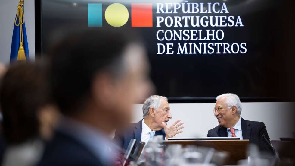 O logótipo da República Portuguesa, lançado no último ano, foi posto na gaveta por Luís Montenegro assim que tomou posse
