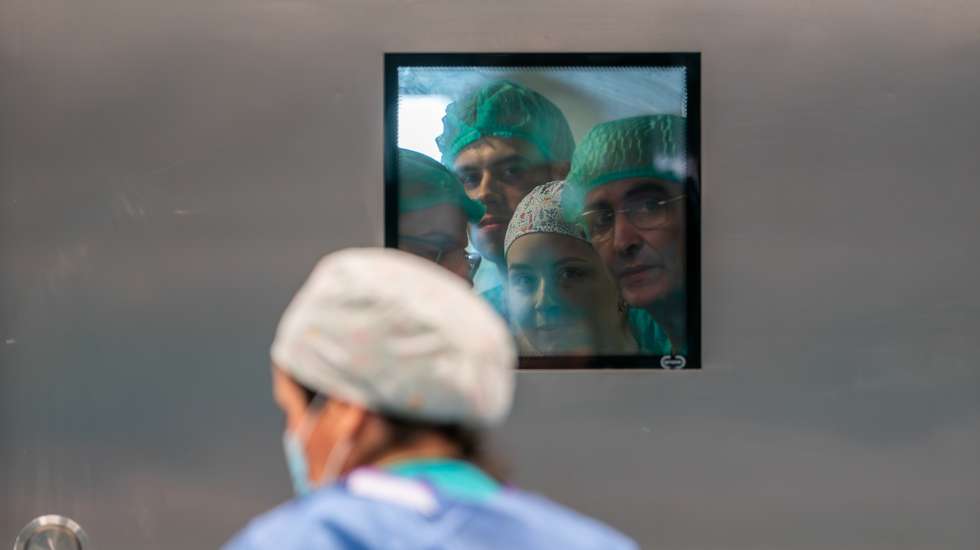 Os concursos para a contratação dos novos médicos para os hospitais públicos são descentralizados, ou seja, lançados por cada uma das ULS