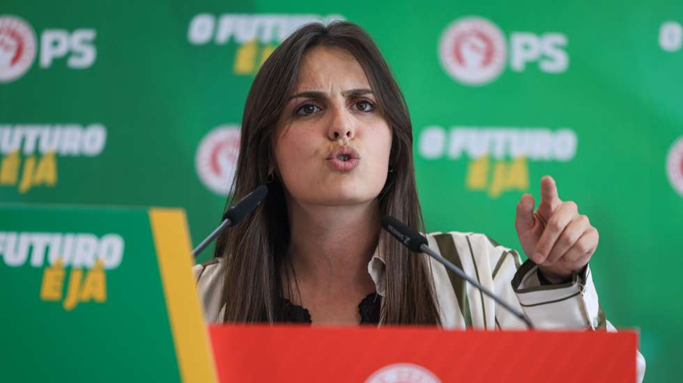 As acusações da deputada e secretária-geral da Juventude Socialista aconteceram na sequência das declarações políticas desta quarta-feira na Comissão Permanente da Assembleia da República na Comissão Permanente da Assembleia da República