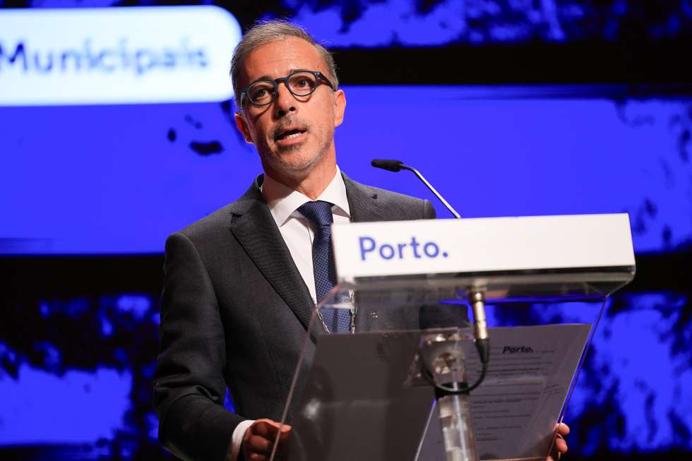 Pedro Duarte intervém durante a tomada de posse como presidente da Câmara Municipal do Porto depois de ter vencido as eleições autárquicas pela coligação PSD/CDS-PP/IL, no Mosteiro de São Bento da Vitória, no Porto, 05 de Novembro de 2025. ESTELA SILVA/LUSA