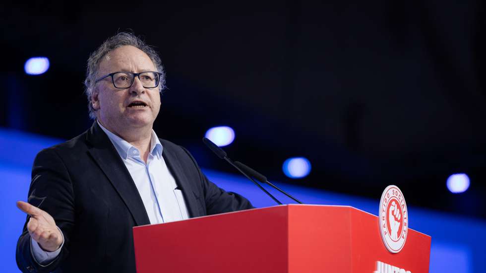 É a segunda vez nos últimos meses que o eurodeputado socialista discorda da direção de Carneiro em matéria de política externa. Depois da Venezuela, a posição do PS sobre as declarações de Rubio sobre Portugal.