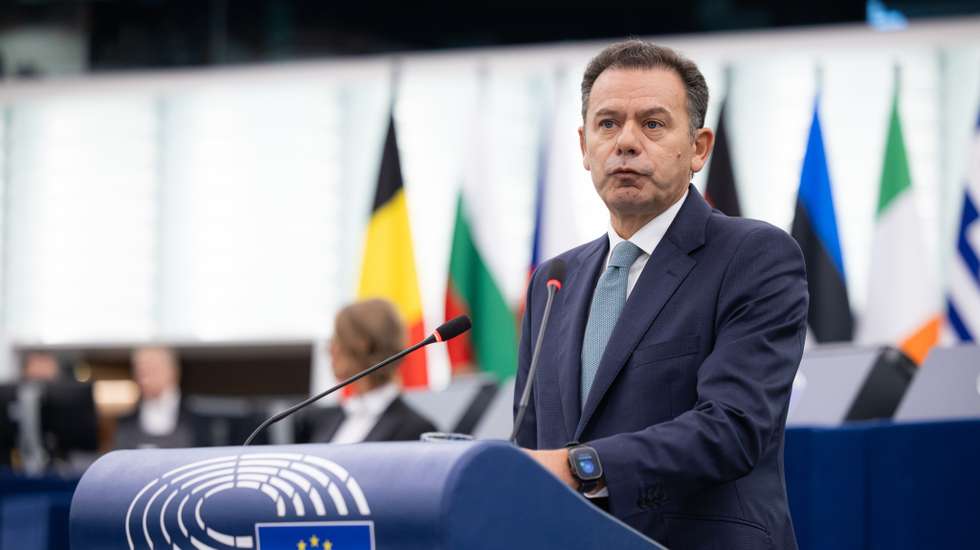 Luís Montenegro disse desejar que os "fluxos migratórios sejam materializados num espírito que é aquele que defendemos em Portugal: com regulação e com humanismo"