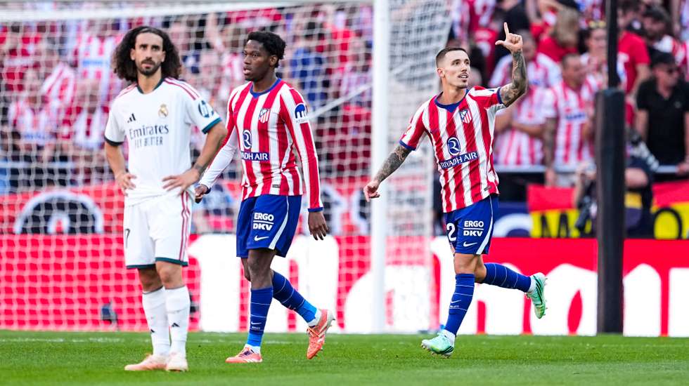 O ex-Benfica Grimaldo abriu o marcador de grande penalidade