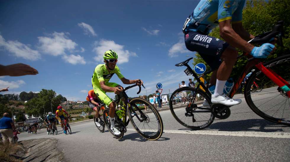 A 86.ª Volta a Portugal, que termina no dia 17 de agosto em Lisboa, percorrendo um total de 1.581 quilómetros, conta com a participação de 111 ciclistas
