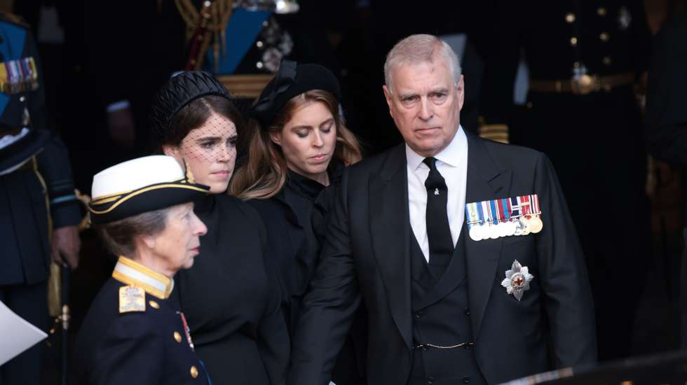 The Coffin Carrying Queen Elizabeth II Is Transferred From Buckingham Palace To The Palace Of Westminster
