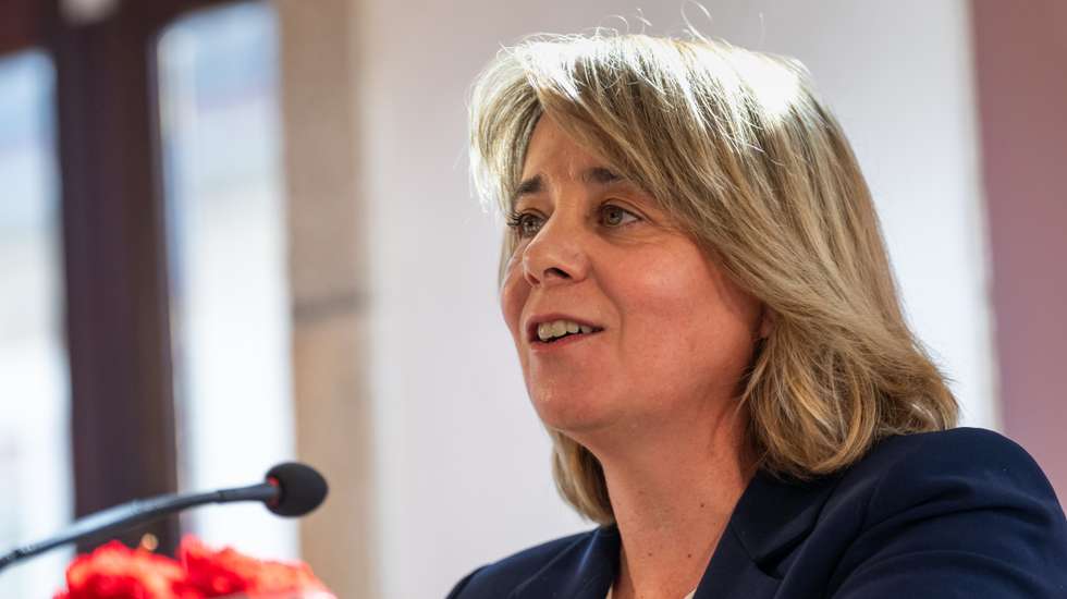 Catarina Martins acusa Governo de fragilizar o SNS com cortes