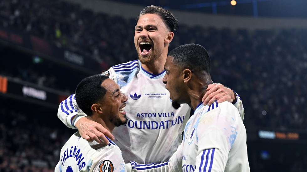 O belga Tielemans marcou o primeiro golo do jogo ainda na primeira parte