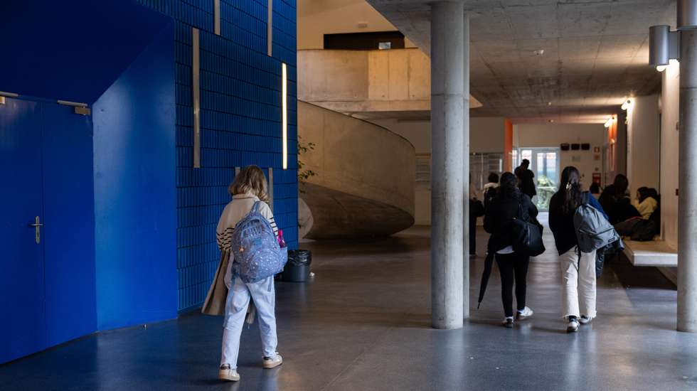 Júlia Azevedo defende que disponibilizar estas vagas para outros professores é uma "questão de justiça e de racionalidade pedagógica"