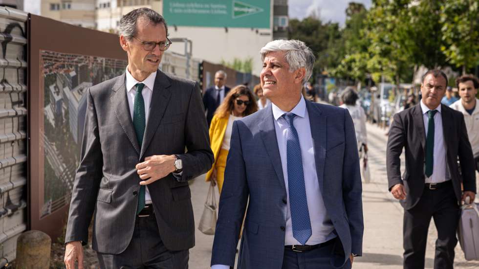 (da esquerda para a direita) Álvaro Novo, chefe de gabinete do governador do Banco de Portugal, que foi reconduzido por Mário Centeno nos últimos dias
