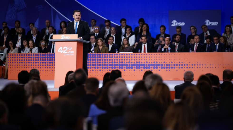 O Bloco de Esquerda foi o único partido com assento parlamentar que não esteve presente no encerramento do Congresso do PSD