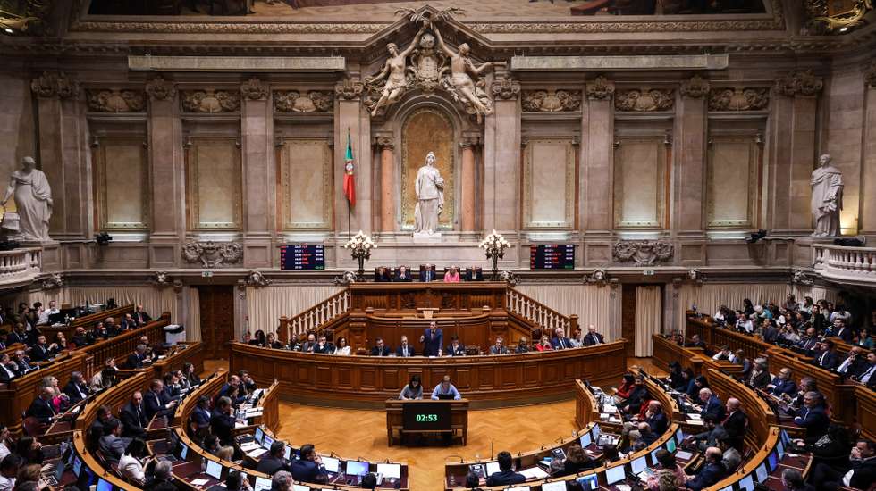 Os trabalhos ficam suspensos entre os dias 7 e 25 de março