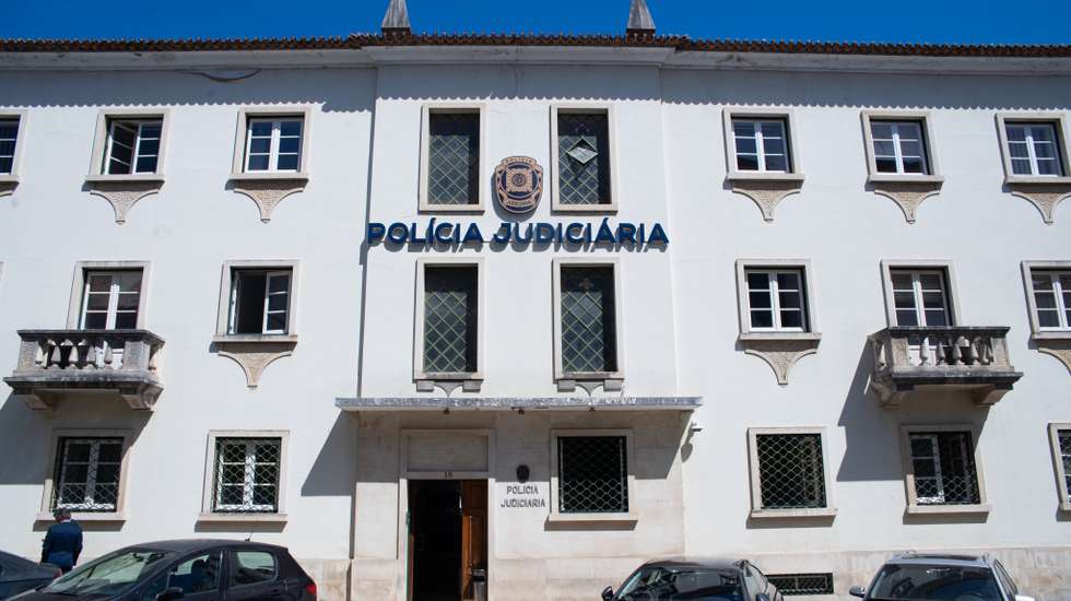 A investigação incidiu sobre a utilização de contas bancárias tituladas por três sociedades comerciais