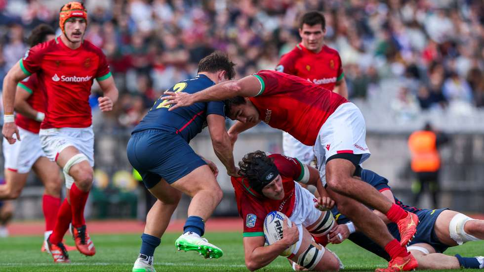 Portugal recebe a Roménia, no domingo, em encontro da terceira jornada do Grupo B do Europeu, com início marcado para as 17h30, no Estádio Nacional, em Oeiras