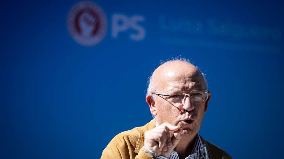 Augusto Santos Silva é antigo ministro socialista e foi presidente da Assembleia da República. 